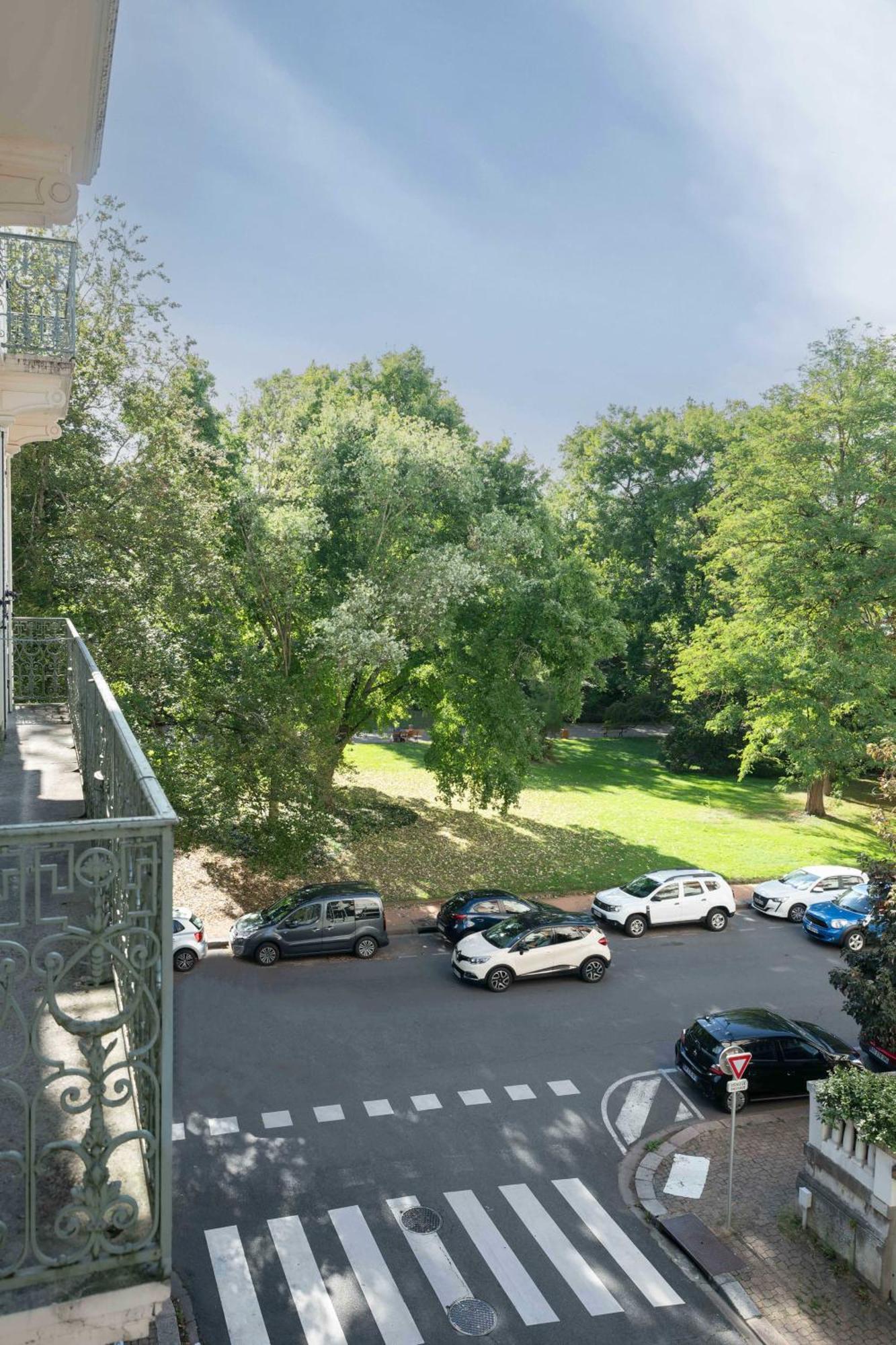 Le Brit - Grand Appartement Design, 3 Chambres, Centre Ville Vichy Esterno foto