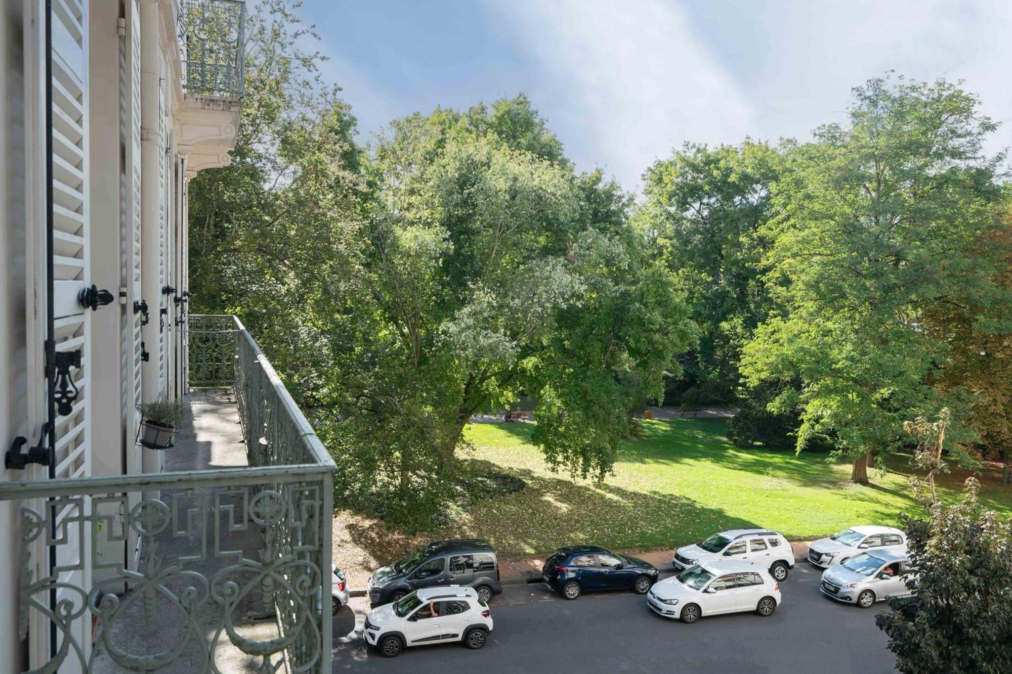 Le Brit - Grand Appartement Design, 3 Chambres, Centre Ville Vichy Esterno foto